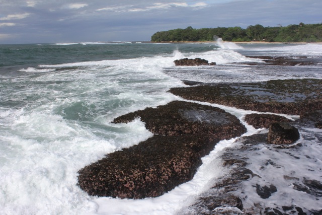 Sancang-karang dan pantai