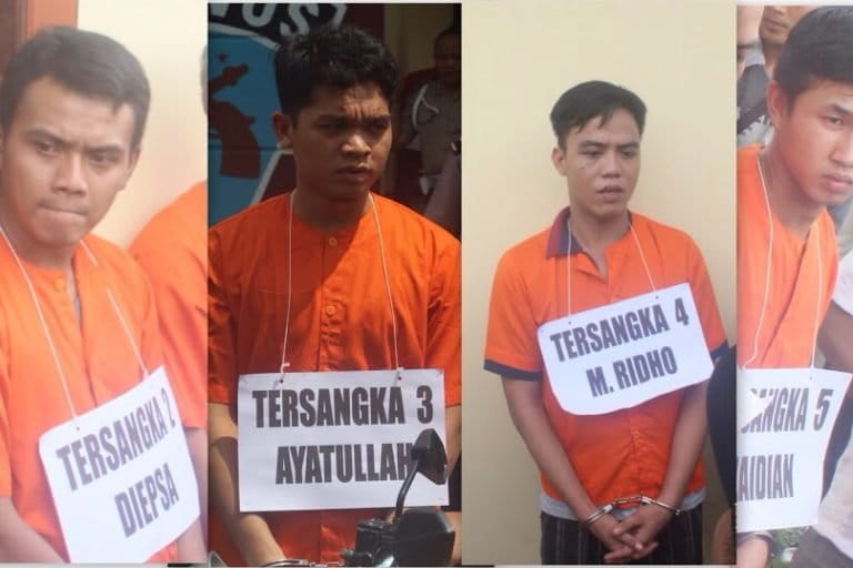 Enam sekuriti PT WKS, yang menjadi terdakwa pembunuh Indra Pelani, petani Tebo.