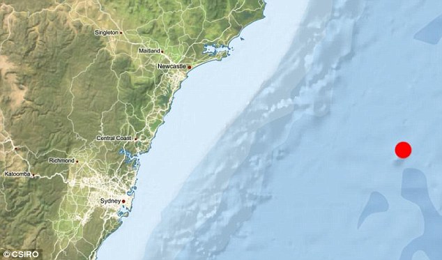 Sekitar 200 kilimeter dari pantai di Sidney ini ditemukan gunung api bawah laut. Sumber: Daily Mail