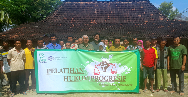 Mereka yang ikut Jaringan Paralegal dan Pemantau Peradilan Kasus Kehutanan. Foto: Arupa 