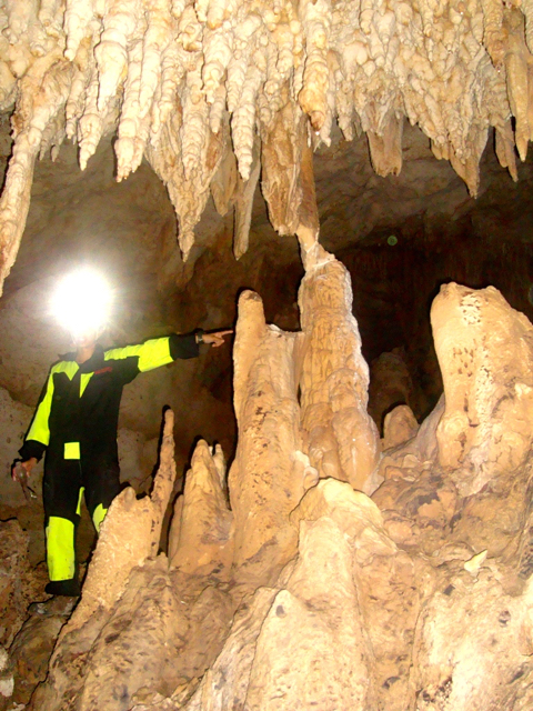 Ornamen goa di Muna, nan indah. Foto: dokumentasi KRIYAW