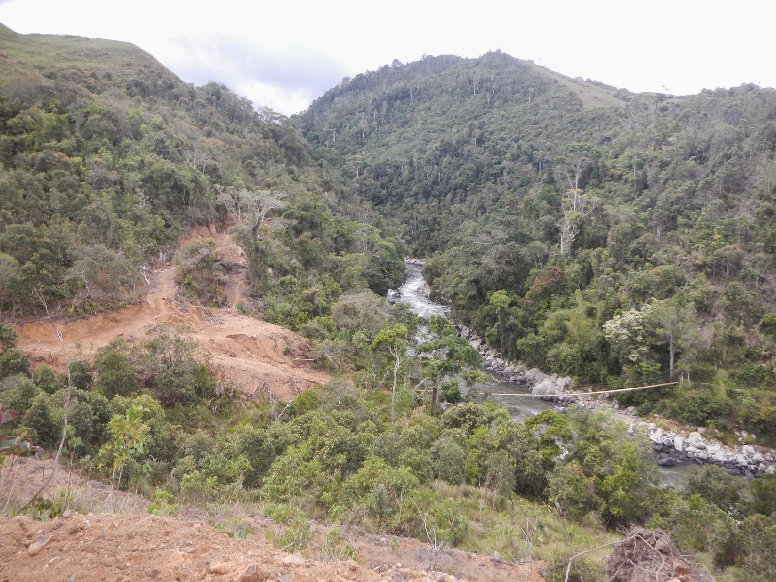 Badan Sungai Betue di Wilayah Adat Amballong di Kabupaten Luwu Utara, Sulawesi Selatan yang akan jadi lokasi PLTA oleh PT. Seko Power Prima. Foto: Mahir Takaka