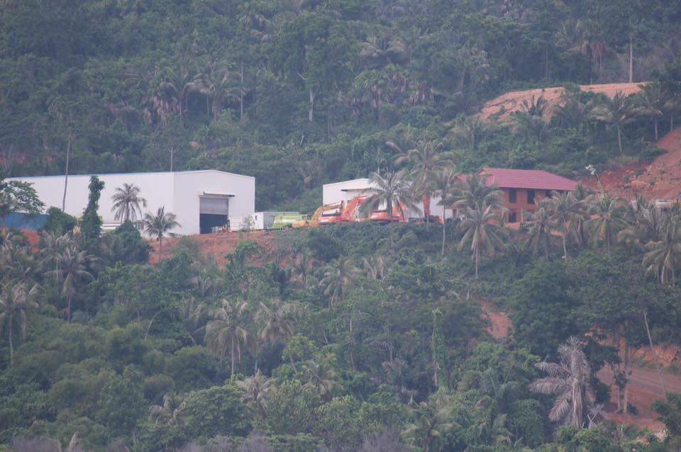 aktivitas PT MMP di Pulau Bangka, Sulut pada 12 April 2016. Foto : Facebook Save Bangka Island