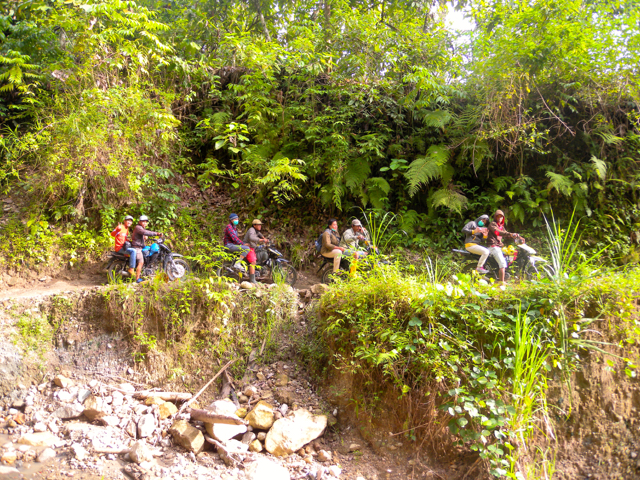 Potret jalan ke Mapahi Pipikoro. Foto: Andika Dhika