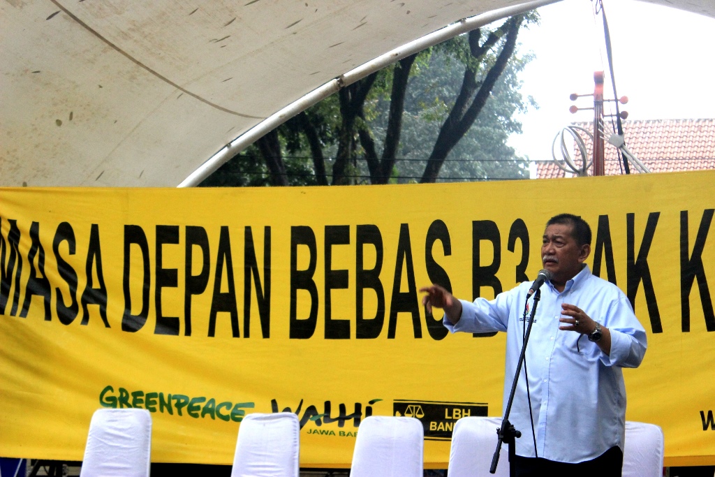 Wakil Gubernur Jawa Barat, Dedy Mizwar menyampaikan pidato di acara Dari Kita Untuk Citarum di Taman Musik, Kota Bandung, Sabtu, (21/05/2016). Dalam Pidotonya Demiz berkomitmet membenahi Sungai Citarum yang tercemar berat akibat limbah. Foto : Donny Iqbal 
