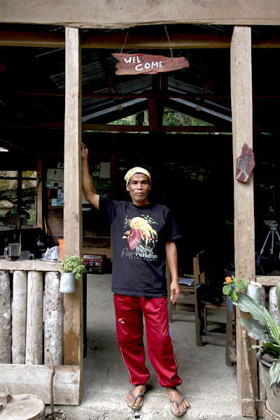 Pondok penginapan yang dibangun Mr. Jali untuk para pendaki, peneliti, atau wisatawan. Foto: Junaidi Hanafiah