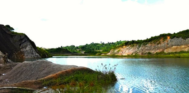 Kolam tambang batubara di Samarinda, yang merenggut nyawa salah satu anak. Foto: Jatam Kaltim