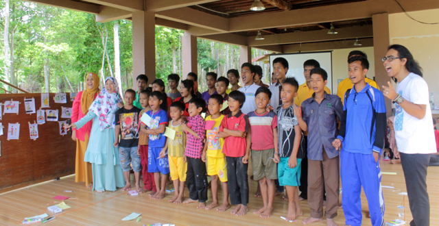 Forum Sekolah Adat, wadah temu komunitas Orang Rimba, Suku Batin Sembilan dan Suku Talang Mamak. Foto: Elviza Diana