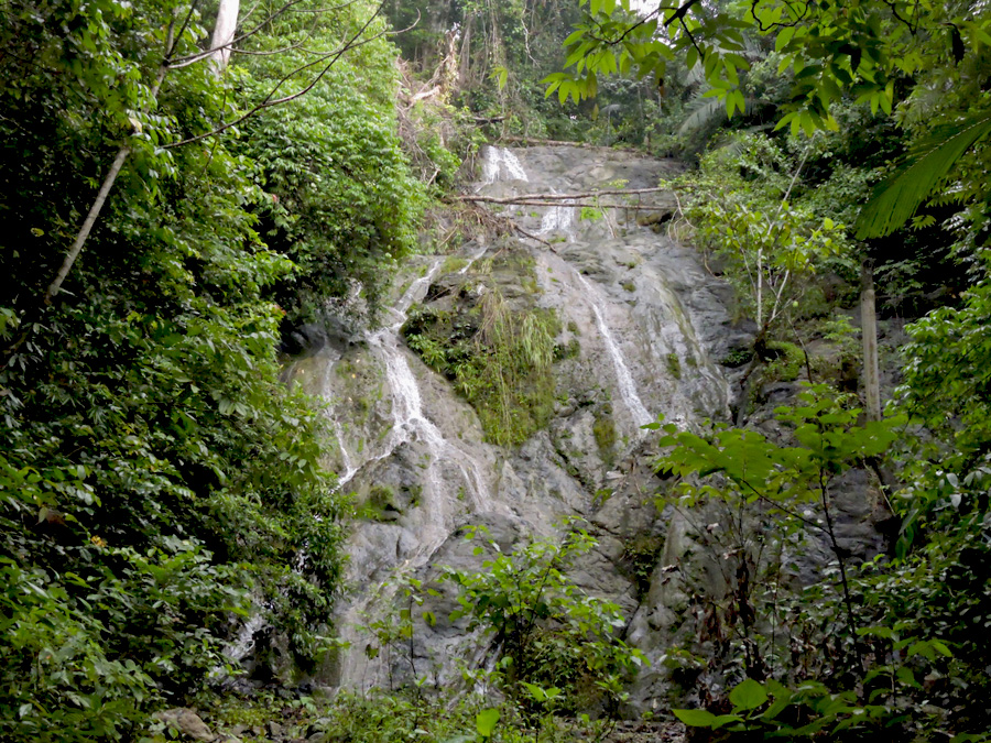 Air terjun di Lembah Permai yang berpotensi sebagai penyedia jasa lingkungan. Foto: Christopel Paino