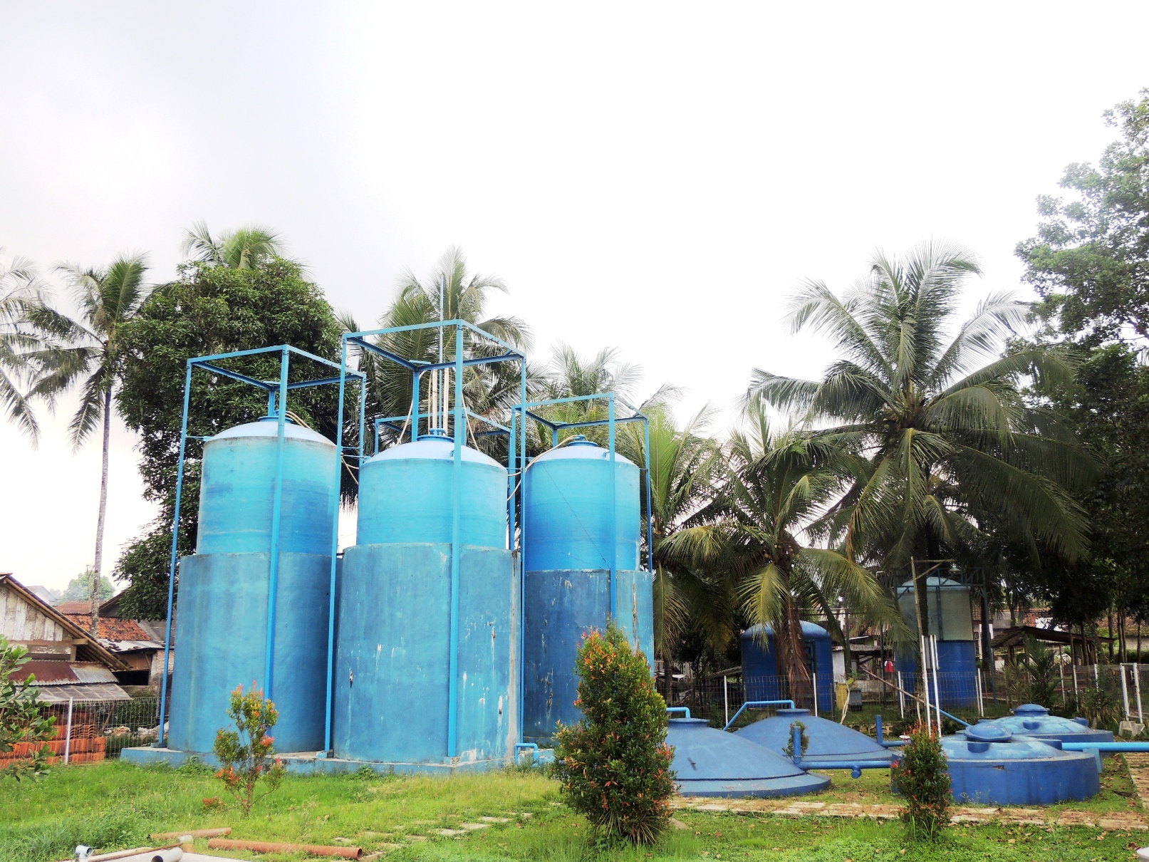 Reaktor Unit Pengolahan Limbah Tahu Menjadi Biogas di Desa Kalisari, Kecamatan Cilongok Kabupaten Banyumas Foto : Hariyawan A. Wahyudi 