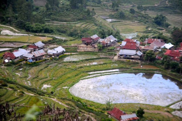 Capek berojek cukup terobati dengan pemandangan nan indah. Foto: Eko Rusdianto