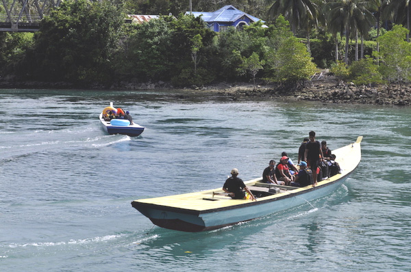 Labuan Cermin merupakan danau dua rasa, asin dan tawar. Foto: Yustinus S. Hardjanto
