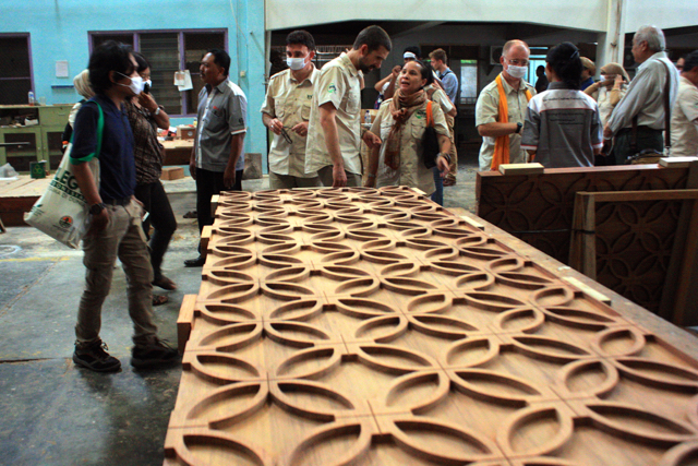Ukiran tiga dimensi dari Rapi Furniture. Foto: Nuswantoro