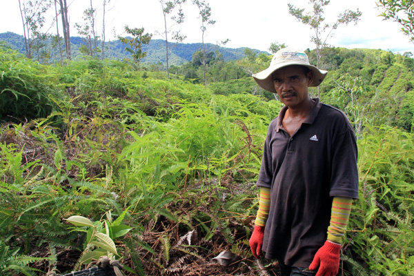 Robertus Tutong, tokoh penggerak restorasi sekaligus Kepala Dusun Ngaung Keruh. Foto: Andi Fachrizal