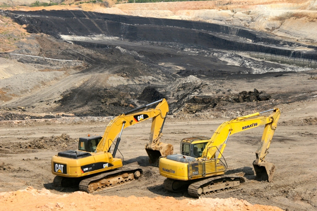 Kawasan tambang batubara milik PT Jambi Prima Coal di Sorolangun. Foto: Feri Irawan