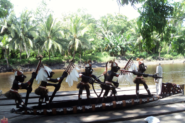 Hasil ukiran Asmat di Kampung Yepem. Foto: Agapitus Batbual