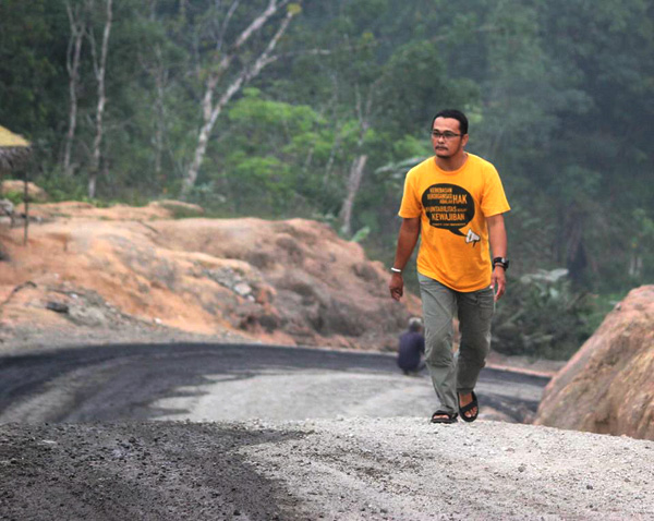Nurkholis Sastro yang terus mengajak masyarakat dan pemerintah setempat untuk bersama menjaga keutuhan TNKS. Foto: akun Facebook Nurkholis Sastro