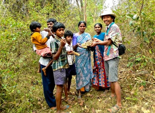 Jayadi ketika memberikan bimbingan permakultur di India Selatan. Foto: pribadi