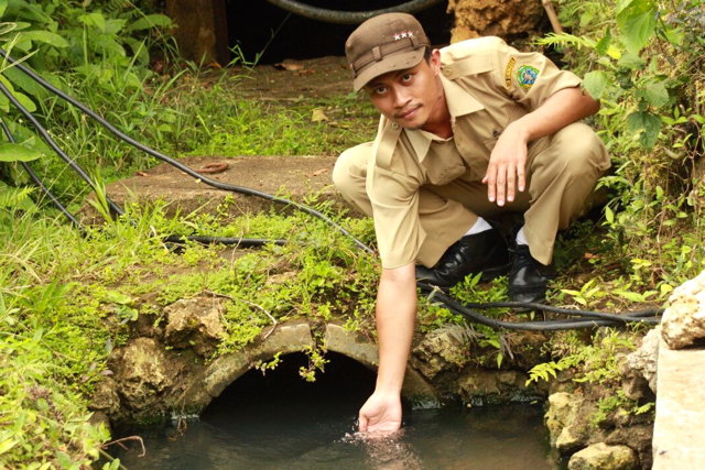 Eris EKo, Kepala Desa Girinsharjo. Foto: Nuswantoro