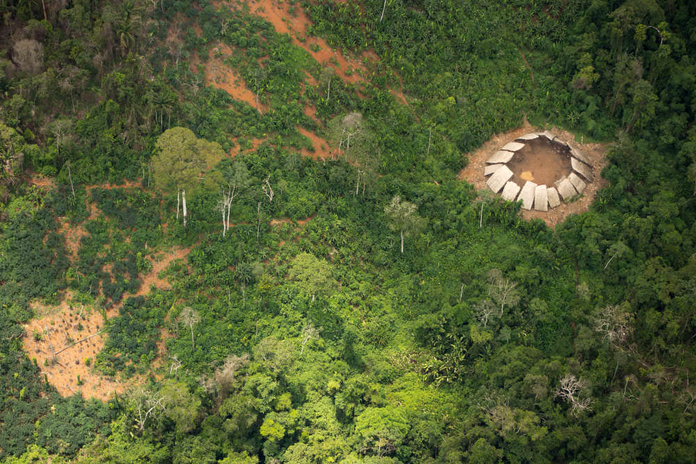 Struktur masyarakat yang dipanggil "Yano" ini diperkirakan beranggotakan 100 orang. Kredit foto: Guilherme Gnipper Trevisan/Hutukara