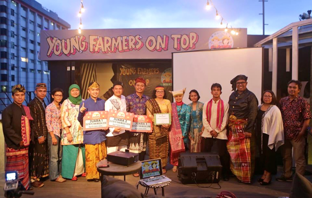 Rici Solihin dan finalis petani muda yang lain. Foto: dokumen Rici Solihin