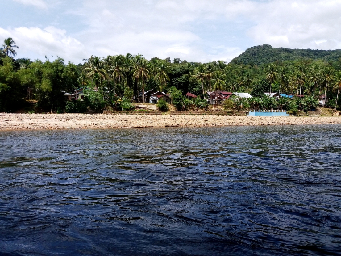 Aliran sungai Subayang di Desa Tanjung Belit, Kampar Kiri Hulu, Riau. Foto : Agustinus Wijayanto