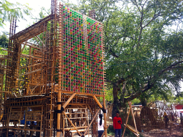 Rumah oksigen, karya Akademi Bambu Nusantara, Tangerang. Foto: Nuswantoro