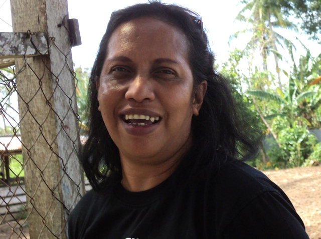 Beatrix Rahawarin, Direktur Politeknik Yasanto. Kondisi tanah di Merauke umumnya tanah endapan. Karena itu, cocok untuk pertanian. berbeda dengan tanah bergunung. Foto: Agapitus Batbual