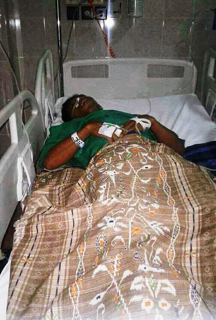 Husain kini terbaring di RS Umum Benteng Selayar akibat terkena tembakan di bagian belakang tembus ke perut yang diduga dilakukan oleh oknum petugas Taman Nasional Takabonrate, Sulsel. Foto: LBH Makassar