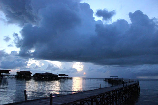 Indahnya Derawan di senja hari. Foto: Yovanda