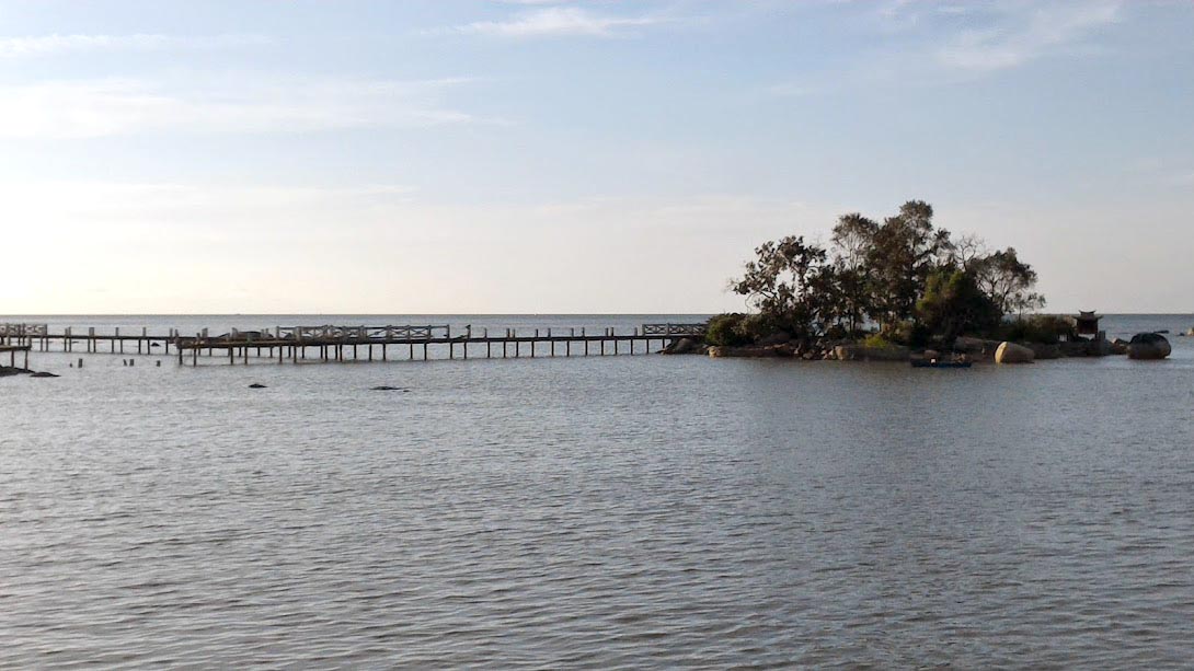 Pulau Simping yang nyaris terlupakan. Foto: Putri Hadrian