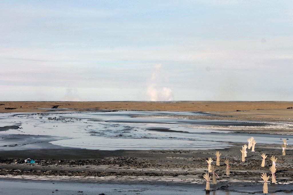 Semburan lumpur Lapindo, salah satu bukti regulasi di bidang pertambangan yang tidak memperhatikan faktor lingkungan dan keselamatan masyarakat. Foto: Petrus Riski