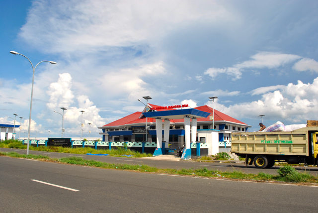 Kawasan hutan mangrove Mangga Dua yang direklamasi dan kini telah berubah menjadi Pelabuhan Semut yang menghubungkan Ternate dengan Kabupaten/Kota lainnya di Maluku Utara. Foto M rahmat Ulhaz