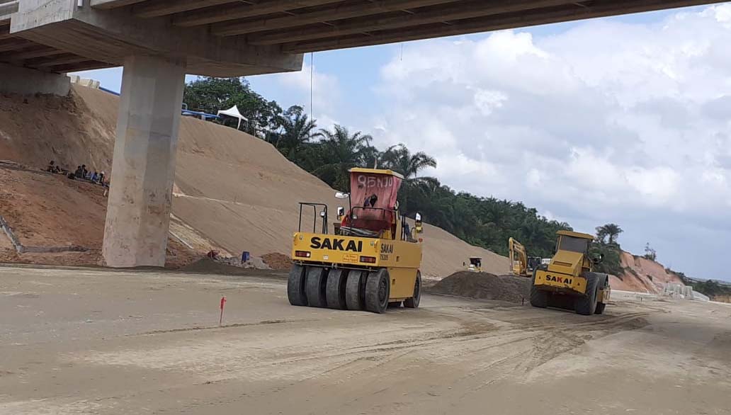 Tol Pekanbaru-Dumai, Seksi IIC, Pekanbaru-Minas, berjarak tak sampai satu kilometer dari Taman Hutan Raya yang jadi rumah satwa, antara lain harimau. Foto: Suryadi/ Mongabay Indonesia