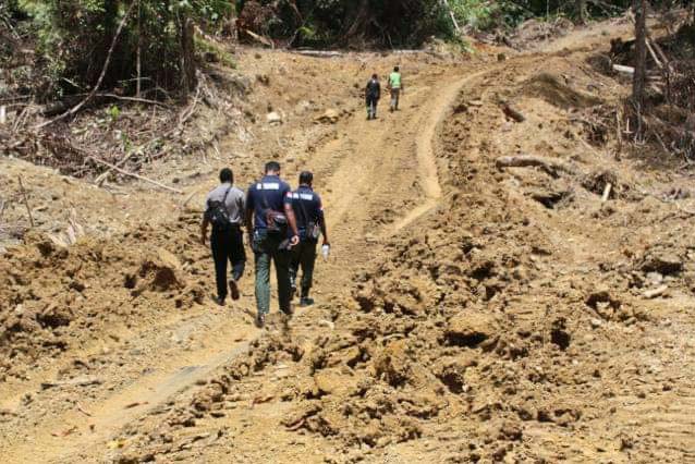 Balai Gakkum Wilayah Maluku Papua melakukan pantauan dan cek lapangan ke Sabuai Seram Bagian Timur. Sumber foto: Balai Gakum Maluku-Papua, KLHK