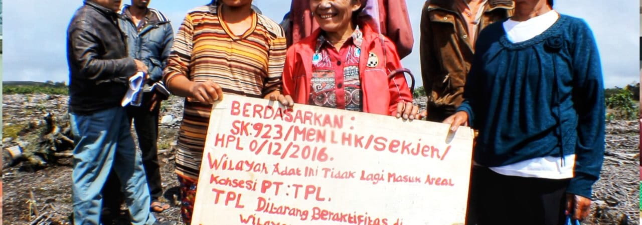 Perempuan Adat Pandumaan Sipituhuta. Foto: Ayat S Karokaro/ Mongabay Indonesia