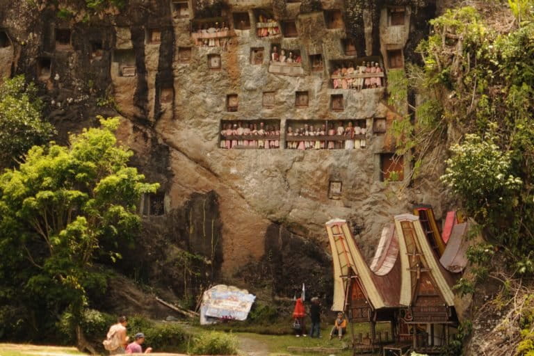Pekuburan Lemo, di Toraja. Foto: Eko Rusdianto/ Mongabay Indonesia