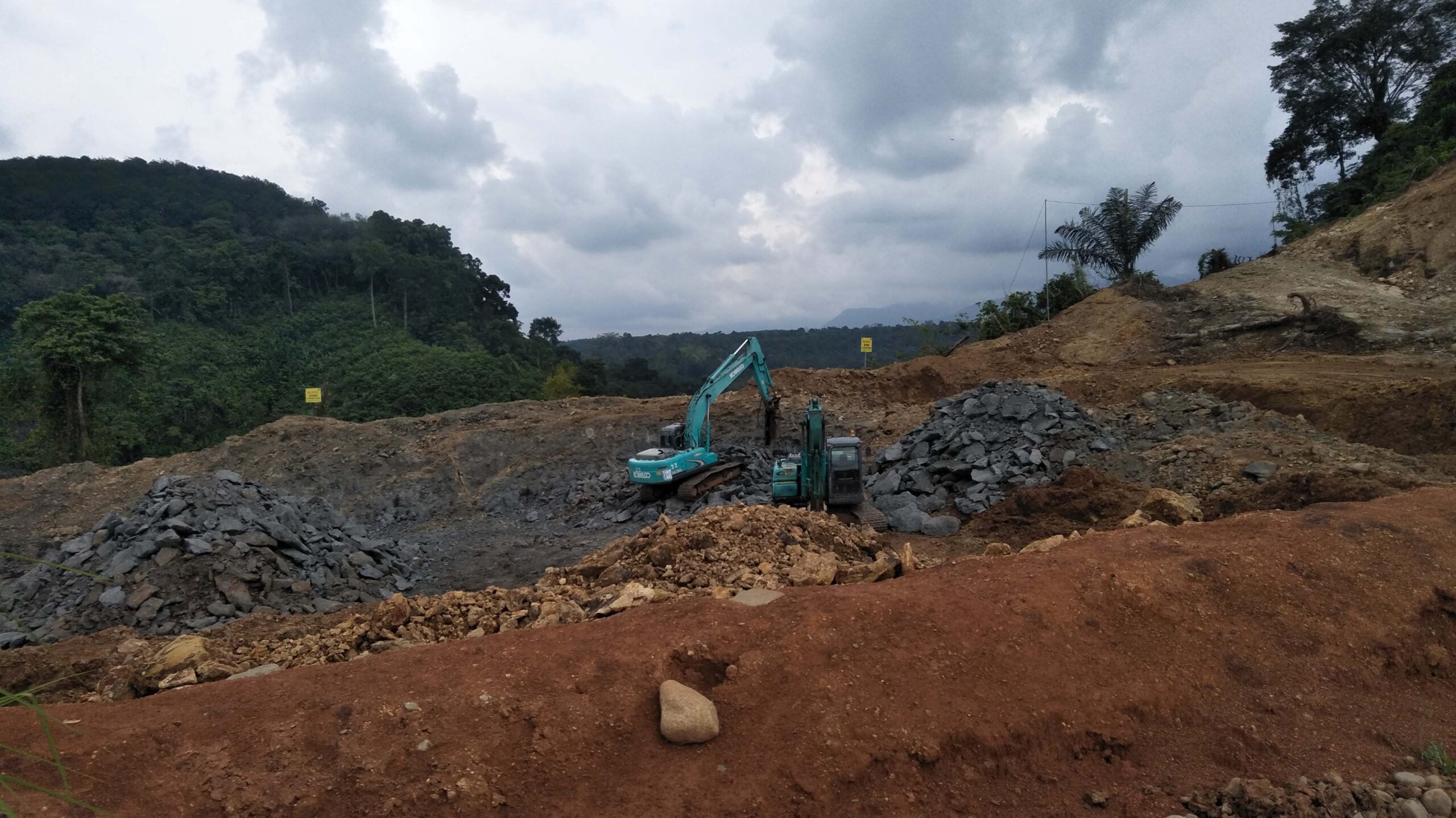 Pengerjaan proyek Bendungan lau Simeme. Foto: Adinda Zahra Novianty/ Mongabay Indonesia