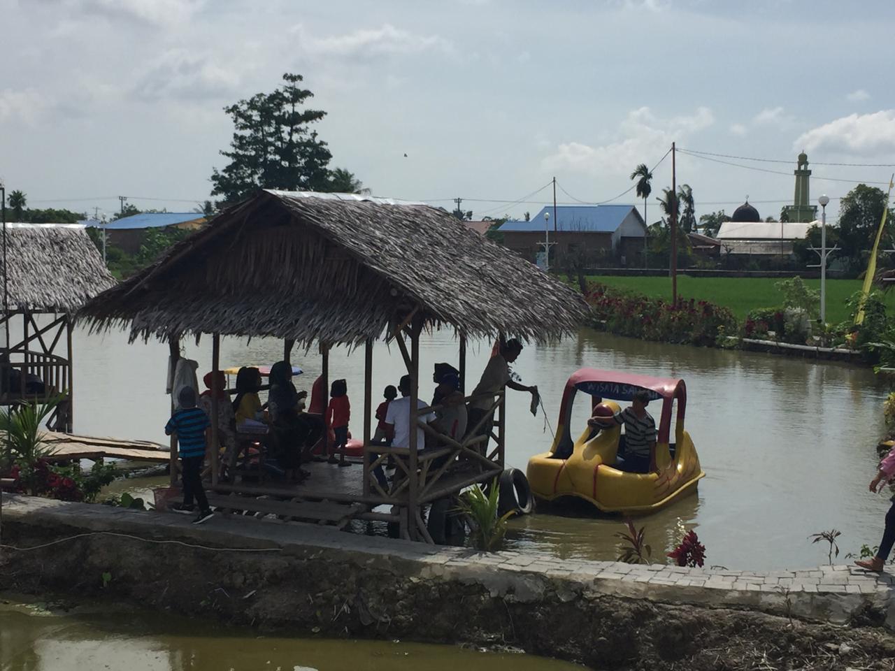 Sarana ini juga salah satu daya tarik pengjunjung di wisata sawah. Foto: Barita News Lumbanbatu / Mongabay Indonesia