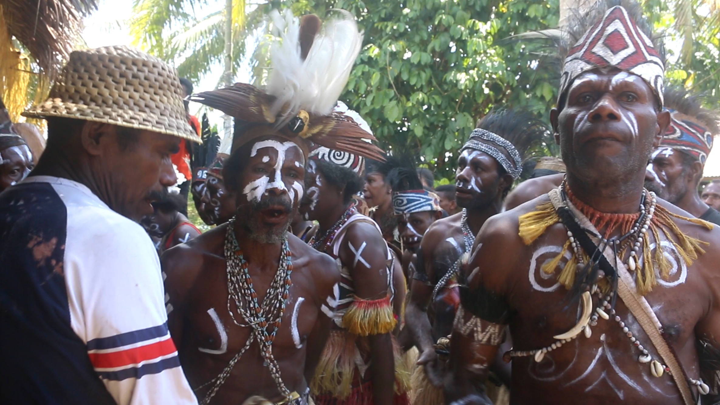 Warga Suu Klesi. Foto: Asrida Elisabeth/ Mongabay Indonesia