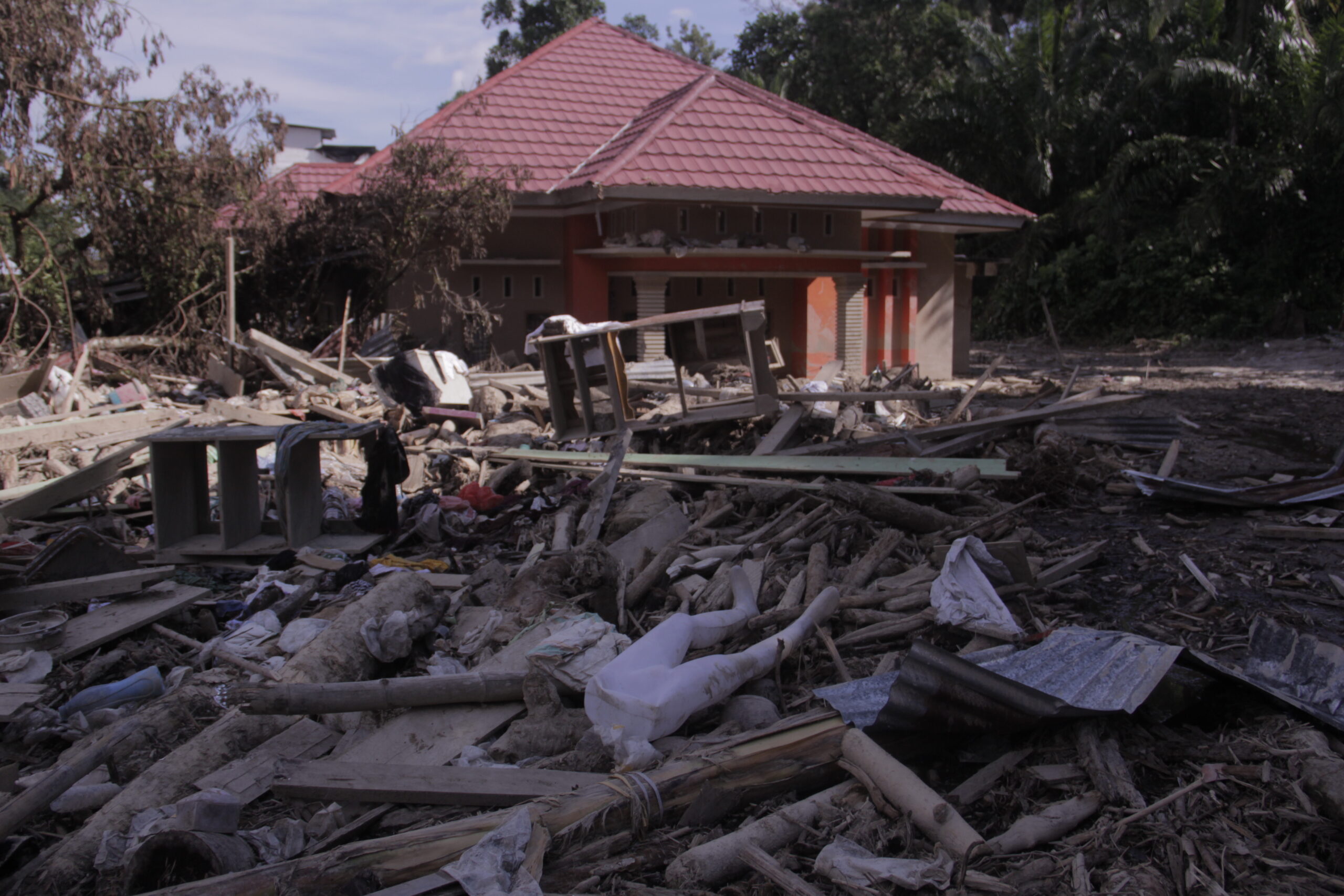  Kondisi pasca banjir di Radda, Kecamatan Baebunta, Luwu Utara. Foto: Eko Rusdianto/ Mongabay Indonesia 