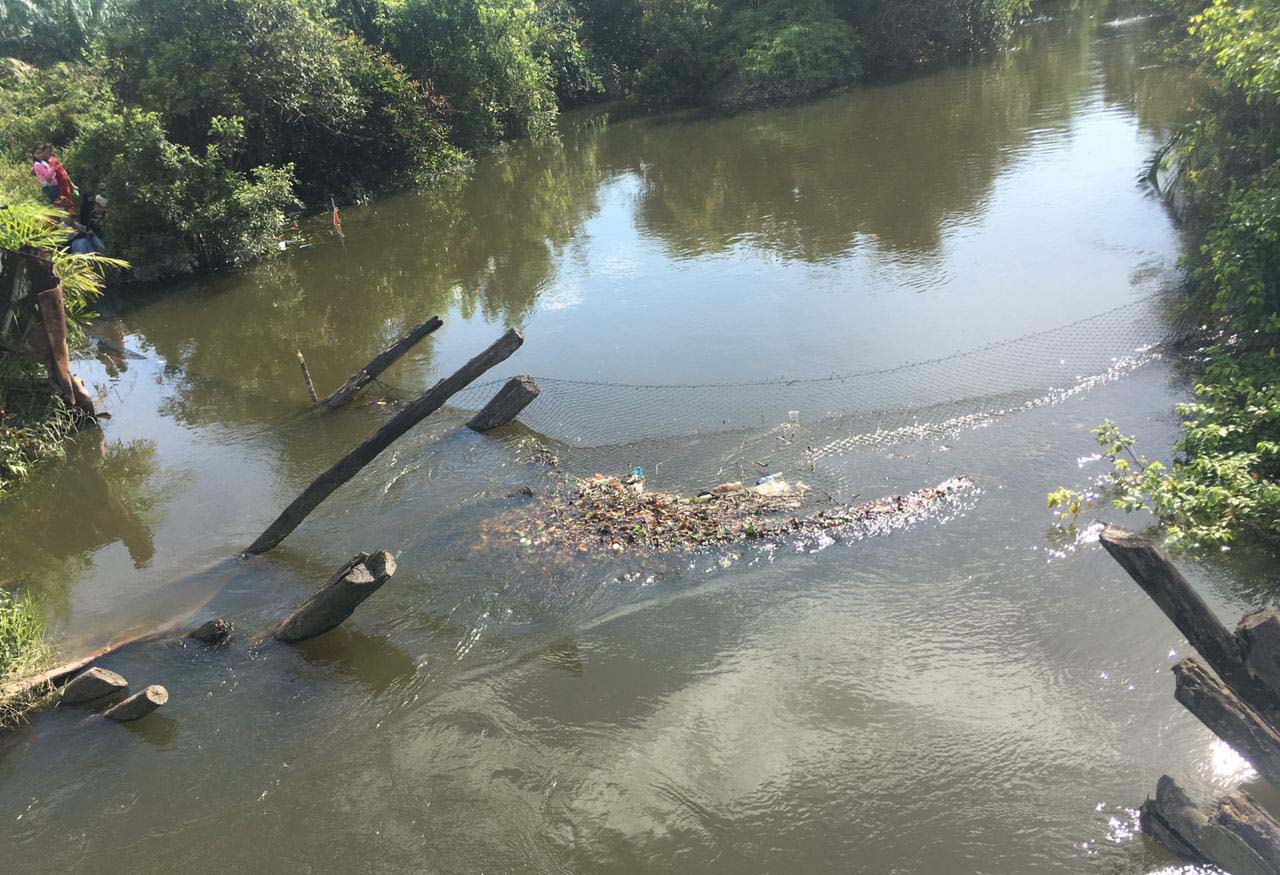 Sungai Segati, makin ke hulu makin banyak kayu-kayu di sungai yang bisa membahayakan pesut. Foto: warga Segati