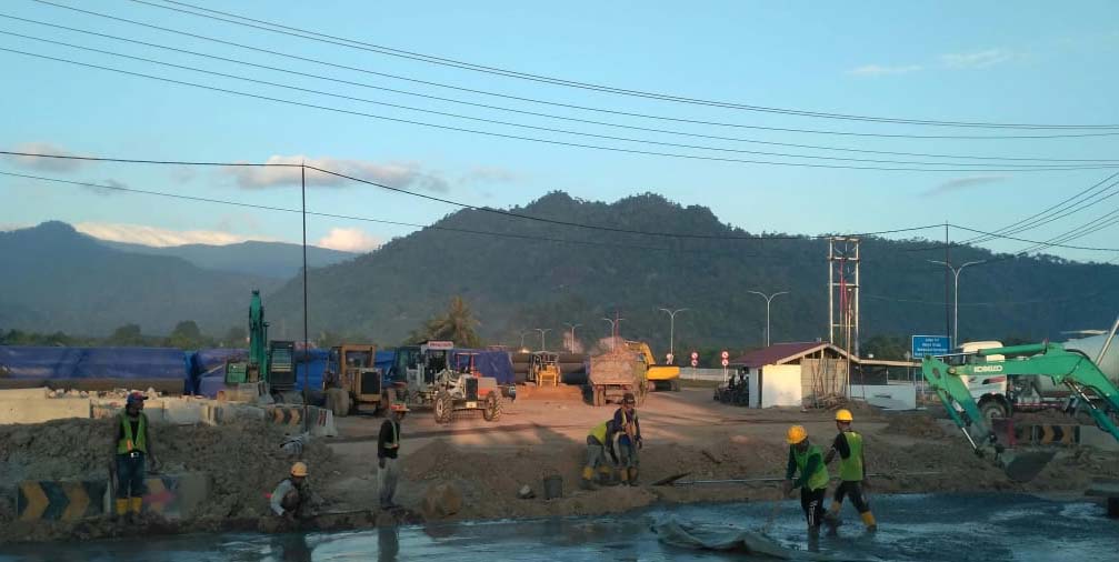 Pintu Tol Padang-Pekanbaru di perbatasan Kota Padang dan Pariaman. Foto: Walhi Sumbar