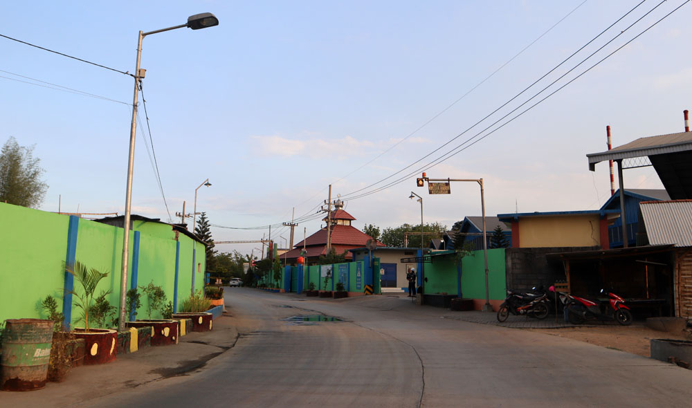 Lokasi PT PRIA di Desa Lakardowo. Tak jauh dari sana, desa sebelah, juga ada beberapa anak usaha PRIA dengan usaha serupa yakni mengolah limbah. Foto: A Asnawi