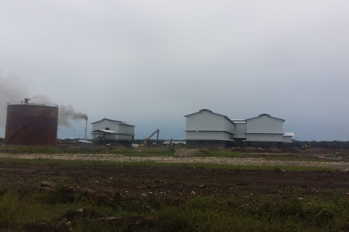 Pabri pengolahan buah sawit perusahaan. Foto: Asrida Elisabeth/ Mongabay Indonesia