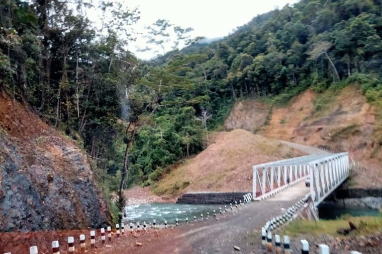 Jembatan Kali Wara Kabupaten Yalimo. Foto: Gerson Wetapo