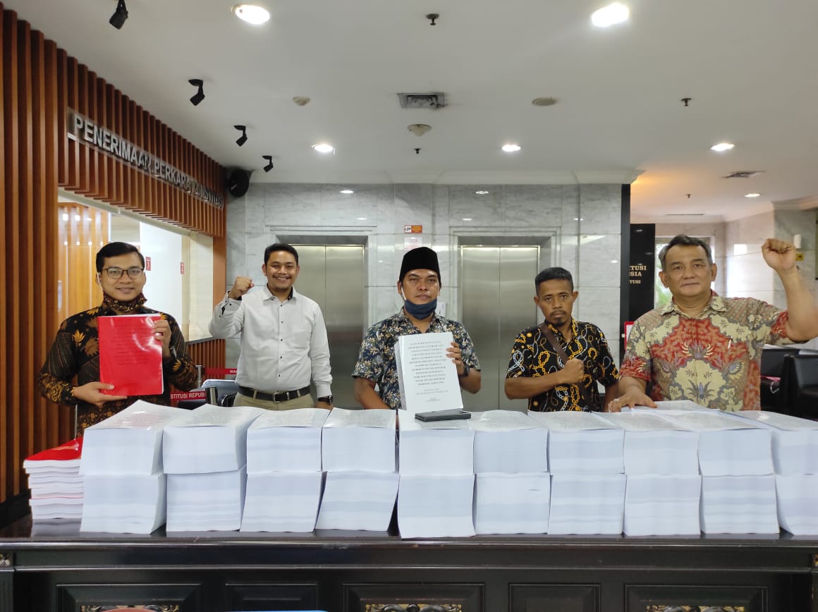 Kepal saat ajukan gugatan ke Mahkamah Konstitusi 10 November lalu. Foto: Kepal