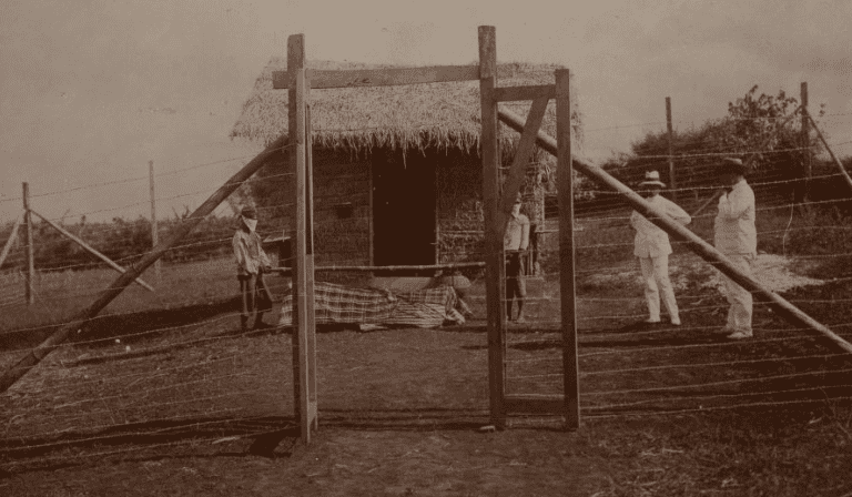 Barak isolasi wabah di Songgoriti Malang. Foto: dokumen dari Syefri Luwis, penulis buku “Epidemi Penyakit Pes di Malang