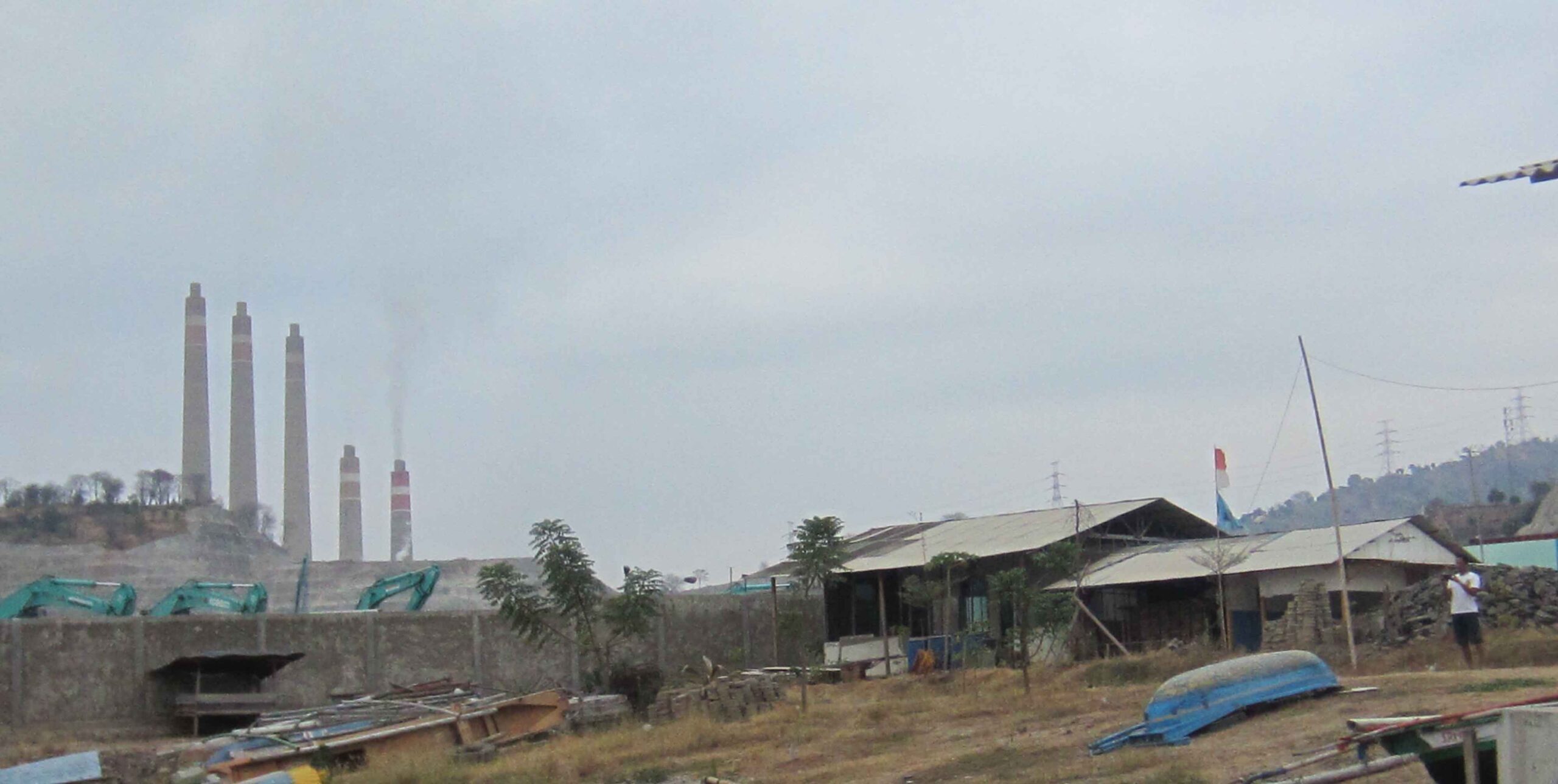 PLTU dekat Pantai Kelapa Tujuh, Suralaya, Cilegon, Banten. Foto: Della Syahni/ Mongabay Indonesia