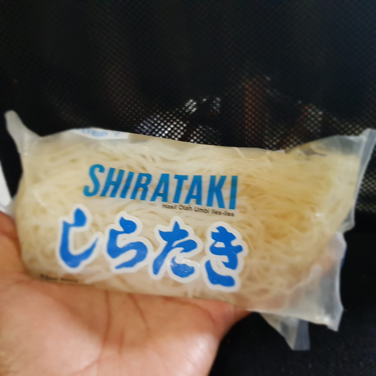 Mie shirataki basah, dari porang. Foto: Sapariah Saturi/ Mongabay Indonesia